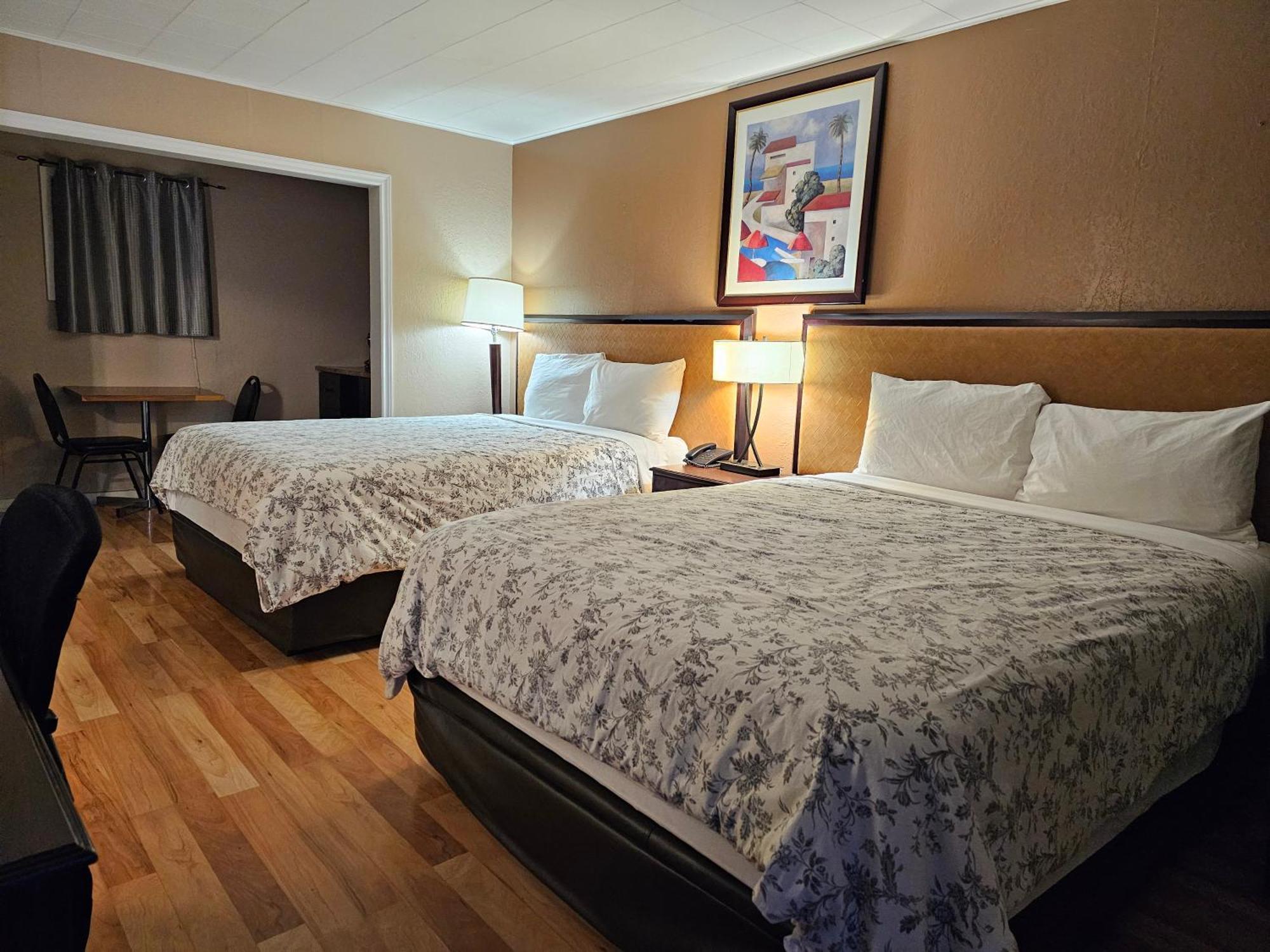 Parkway Motel & European Lodges Pincher Creek Εξωτερικό φωτογραφία