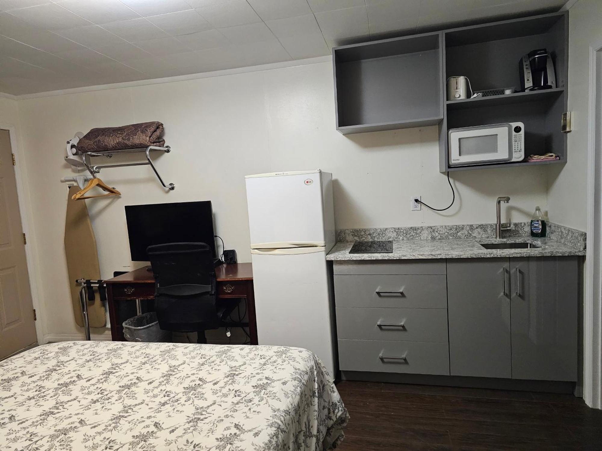 Parkway Motel & European Lodges Pincher Creek Εξωτερικό φωτογραφία