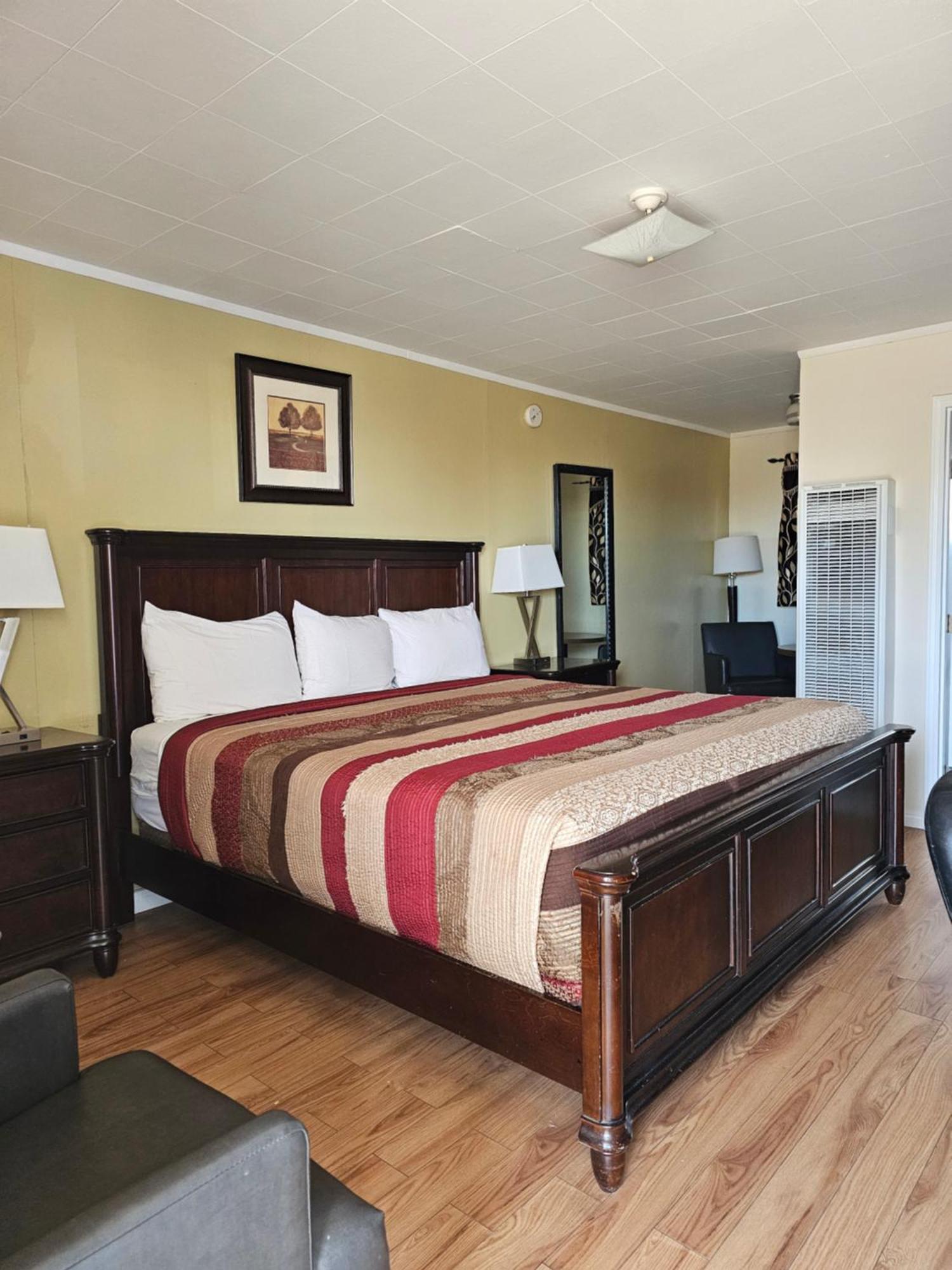 Parkway Motel & European Lodges Pincher Creek Εξωτερικό φωτογραφία