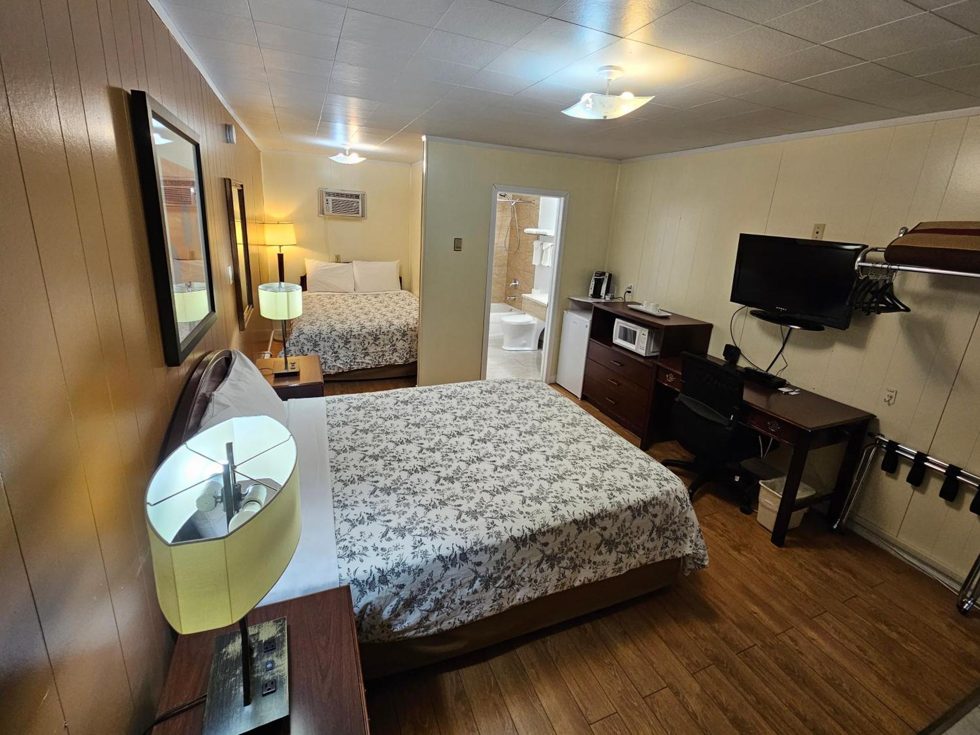 Parkway Motel & European Lodges Pincher Creek Δωμάτιο φωτογραφία