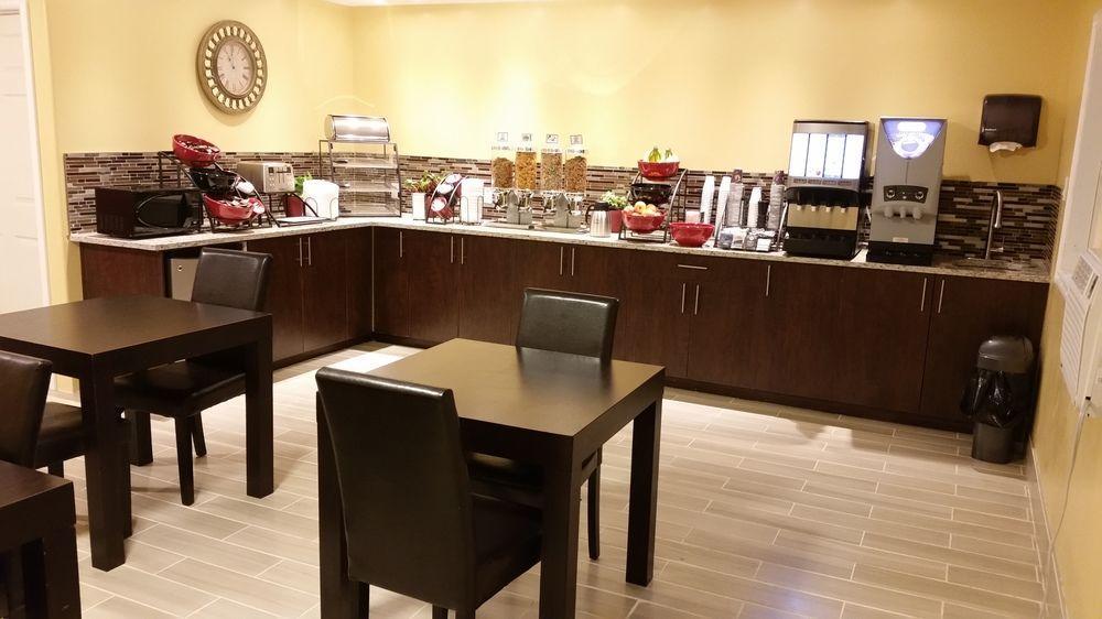 Parkway Motel & European Lodges Pincher Creek Εξωτερικό φωτογραφία
