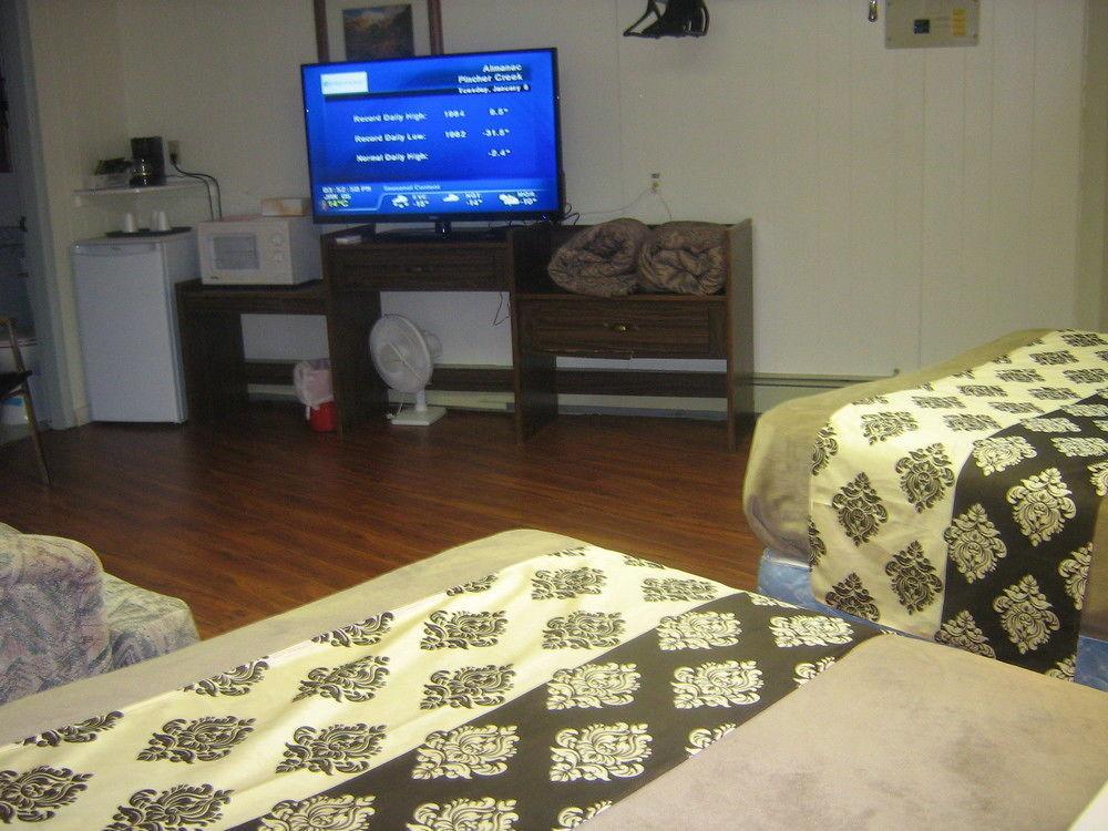 Parkway Motel & European Lodges Pincher Creek Εξωτερικό φωτογραφία
