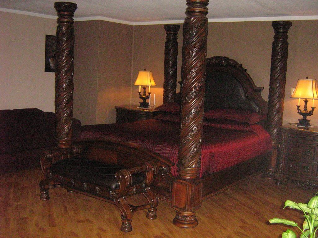 Parkway Motel & European Lodges Pincher Creek Εξωτερικό φωτογραφία
