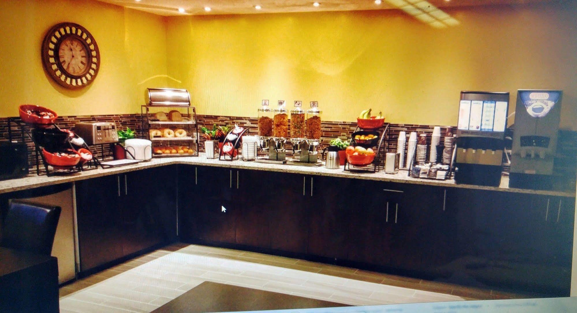 Parkway Motel & European Lodges Pincher Creek Εξωτερικό φωτογραφία