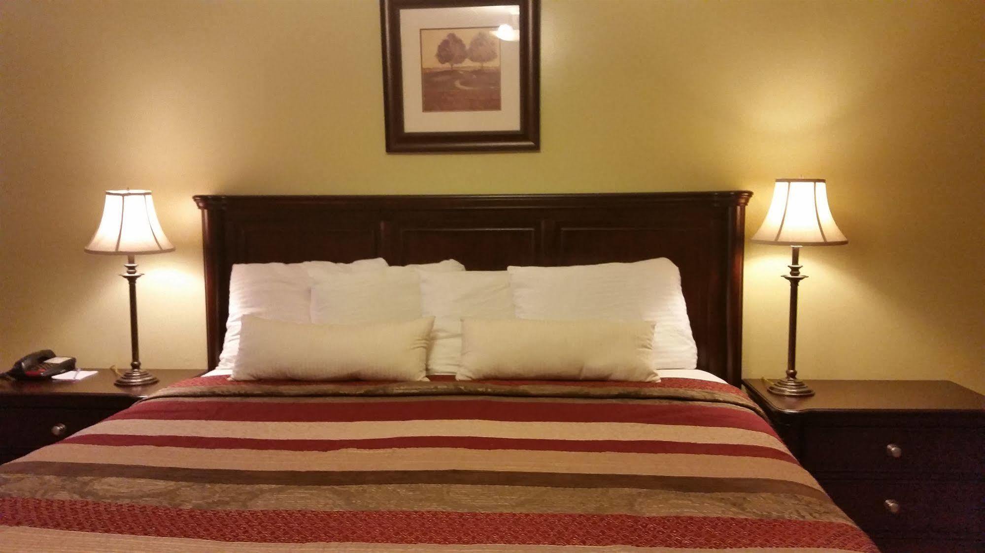 Parkway Motel & European Lodges Pincher Creek Εξωτερικό φωτογραφία
