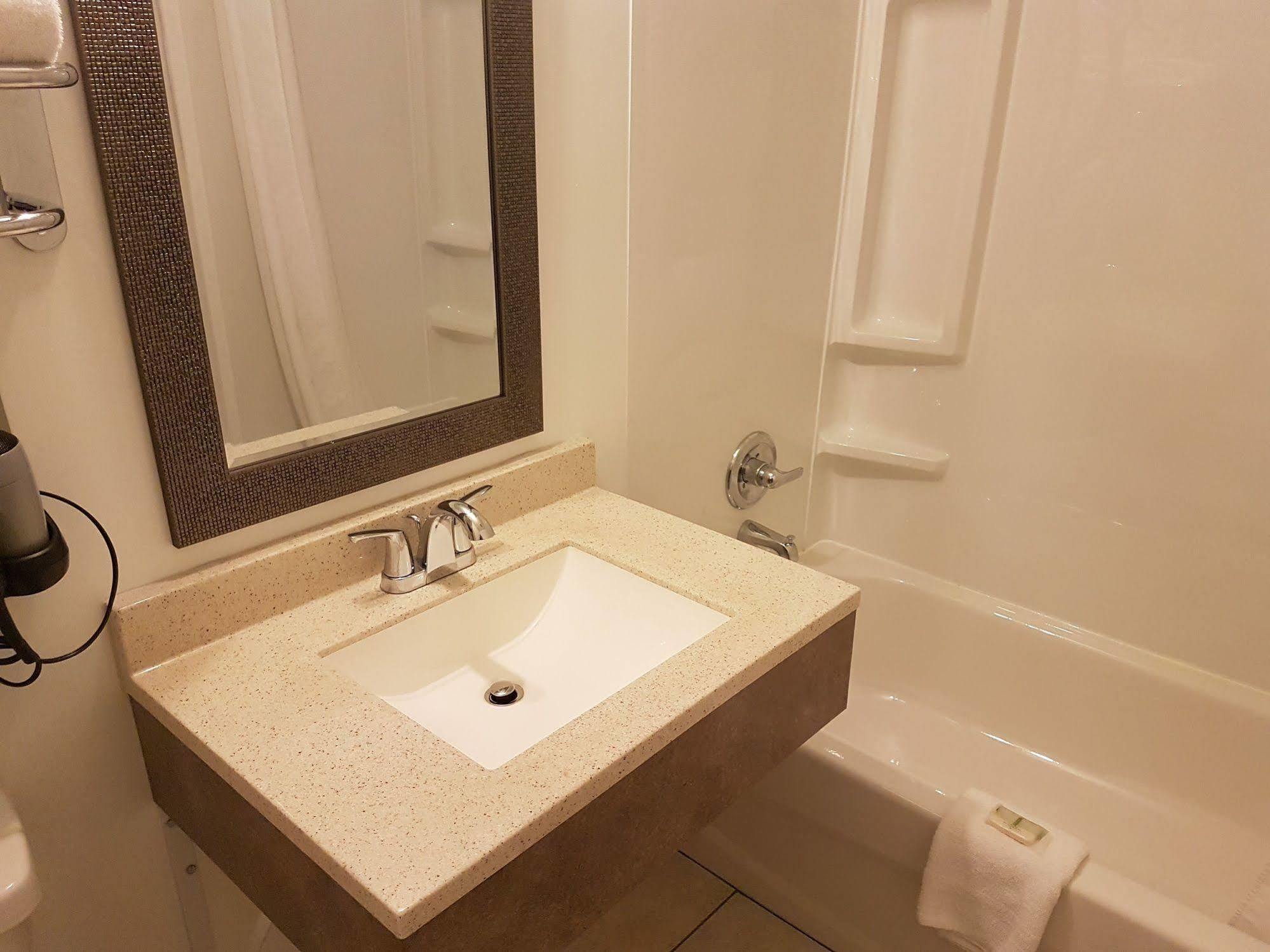 Parkway Motel & European Lodges Pincher Creek Εξωτερικό φωτογραφία