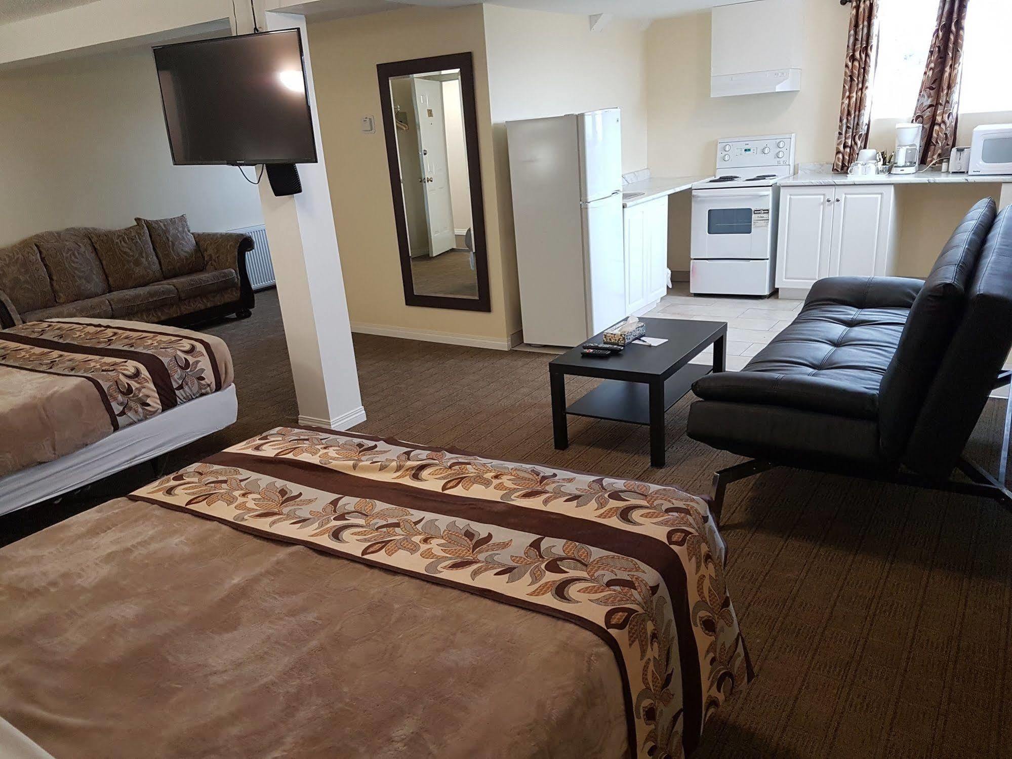 Parkway Motel & European Lodges Pincher Creek Εξωτερικό φωτογραφία